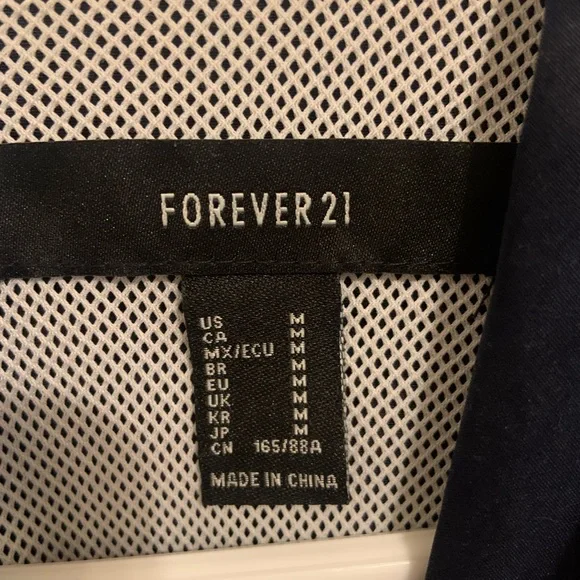 Wind jacket - Picture 3 of 3